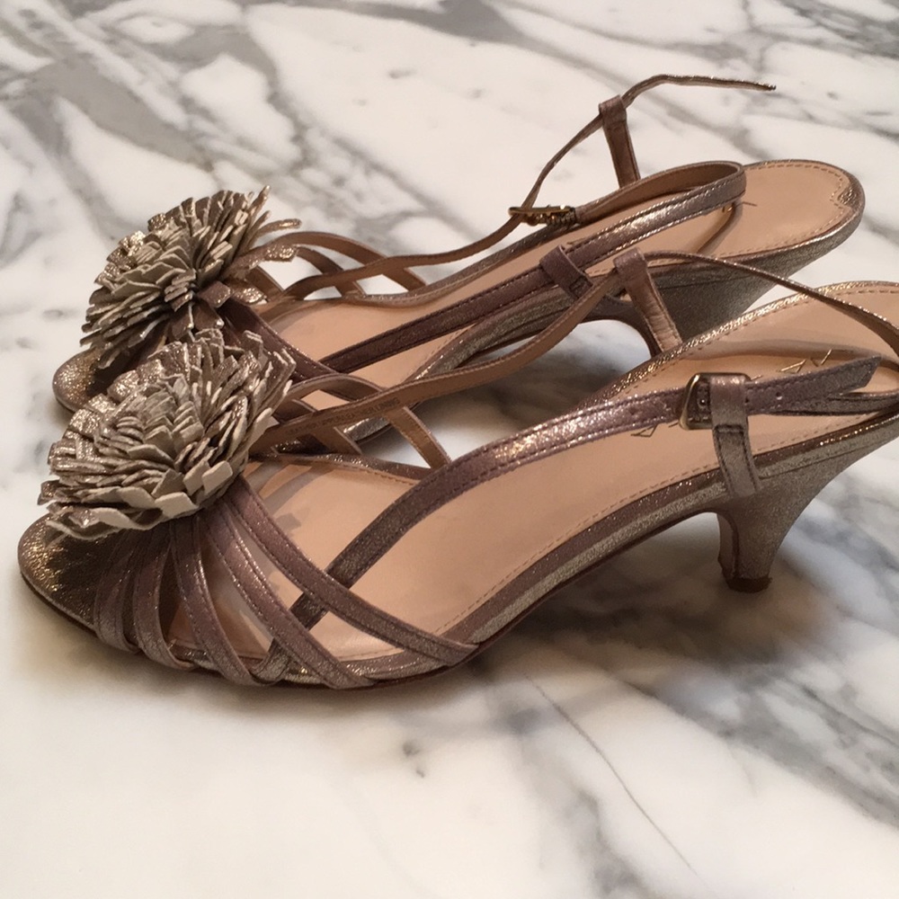 Via Spiga Platinum Heels Size 7